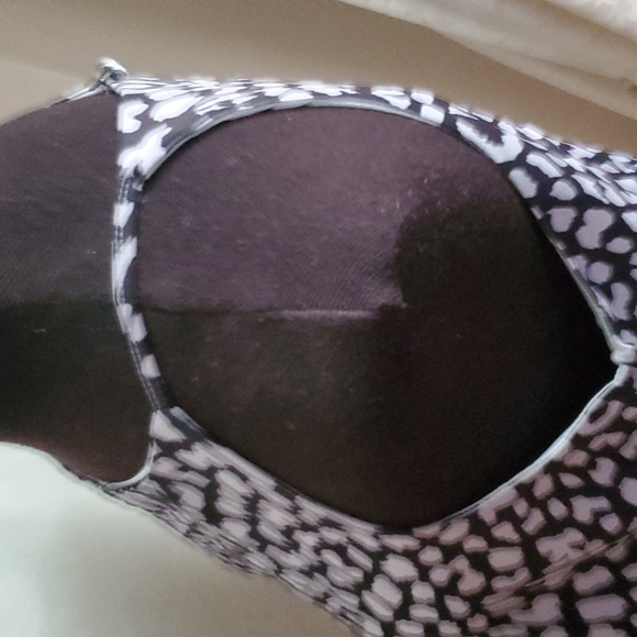 Elegant string strap tank - Picture 4 of 8